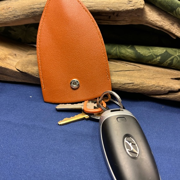 98-HTT New PU Leather Keychain Organizer Snap Close & Four Color Choices - Picture 9 of 12